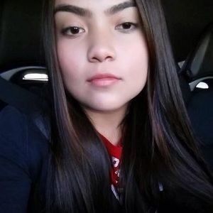 Meet your Posher, Yajaira